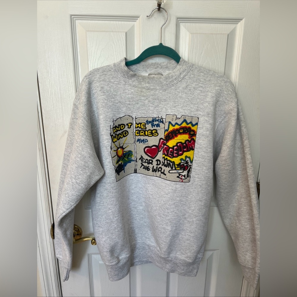 Vtg Oneita Berlin Wall Sweatshirt Sz M (38-40) Unisex Gray w colorful graphic - Picture 4 of 8